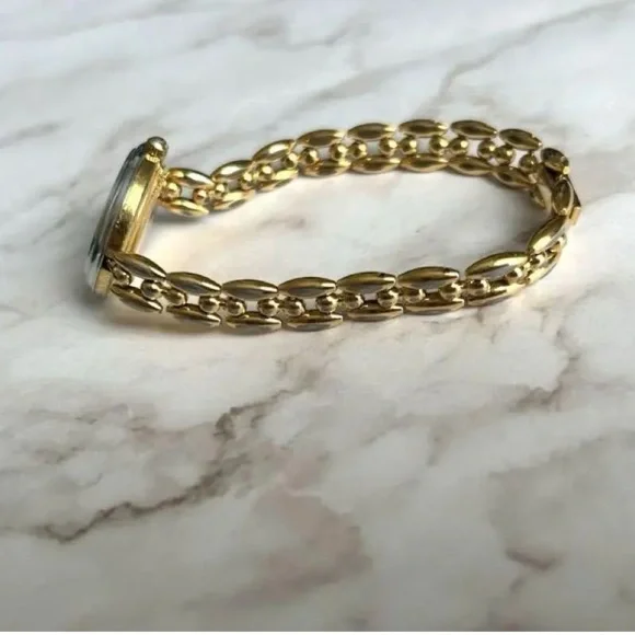 Gucci Bracelet Watch - Picture 6 of 11